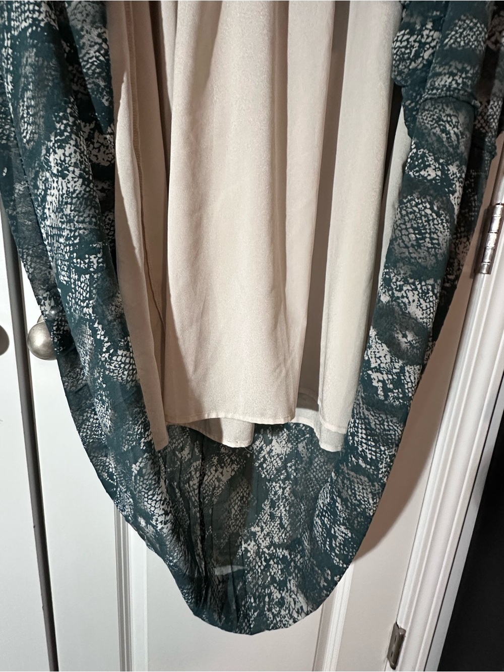 Ava & Viv green and cream Snake-Print V-Neck Maxi Dress - Picture 8 of 8